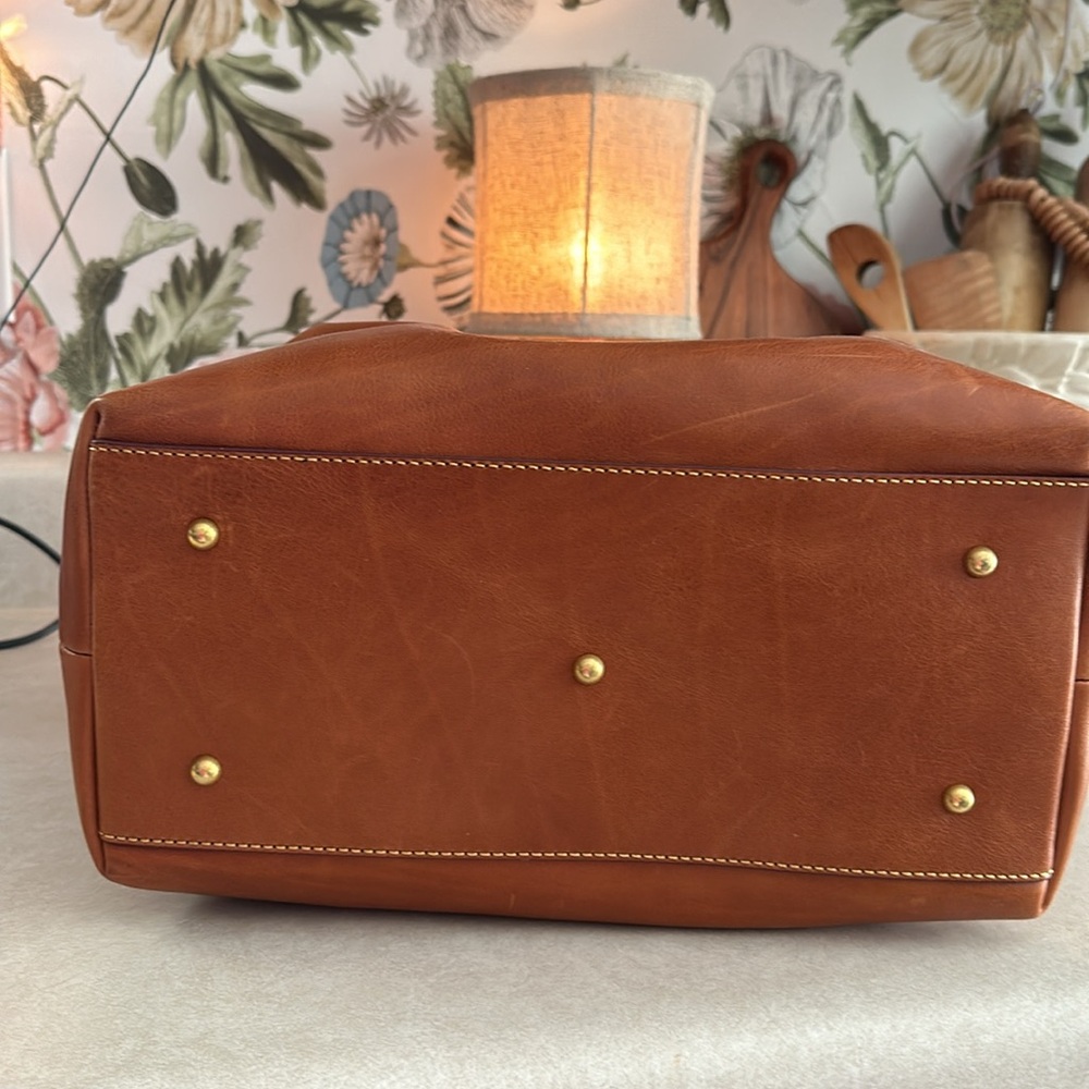 Dooney & Bourke Florentine Leather Large Zip Barlow Satchel - Picture 5 of 6